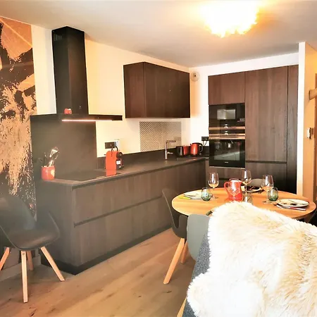 Beau T2 Classe 3*, Centre Les Gets, Terrasse, Parking, Locaux A Skis Et Velos - Fr-1-598-88 Apartment